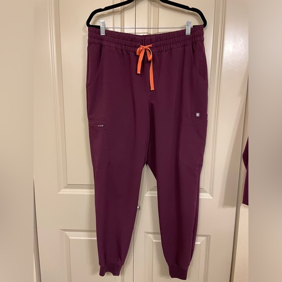 FIGS Deep Purple Catarina & Uman High Waisted Scrub Set - Picture 5 of 8